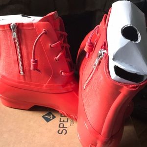 SPERRY FLOODED BOOTS